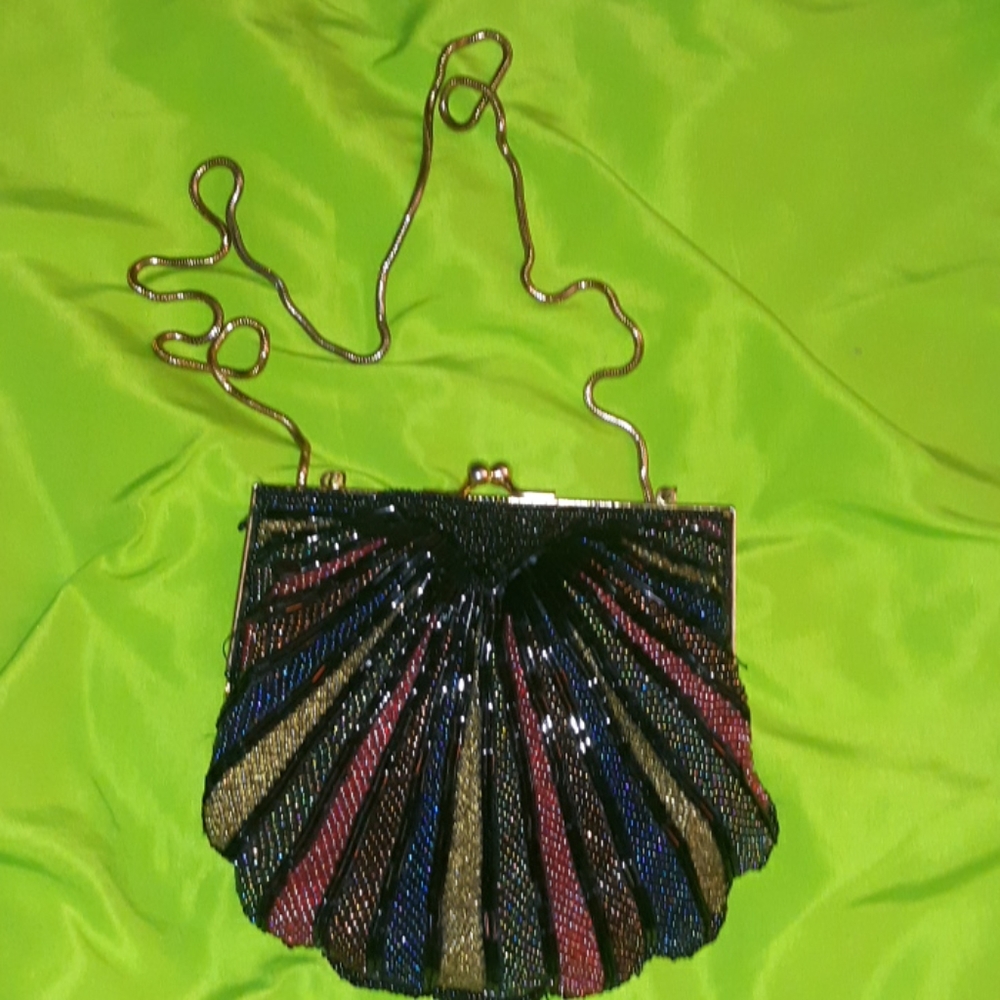 Gorgeous beaded scallop seashell night life bag